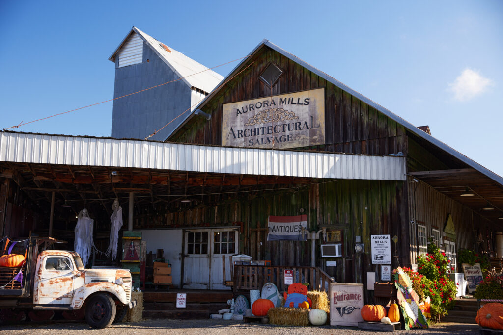 photo of exterior of Aurora Mills Architectural Salvage near Wilsonville, Oregon