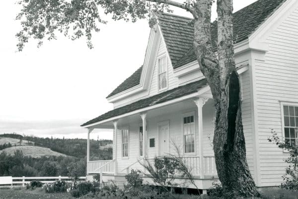 photo of a house in Newell Pioneer village taken in black and white photography